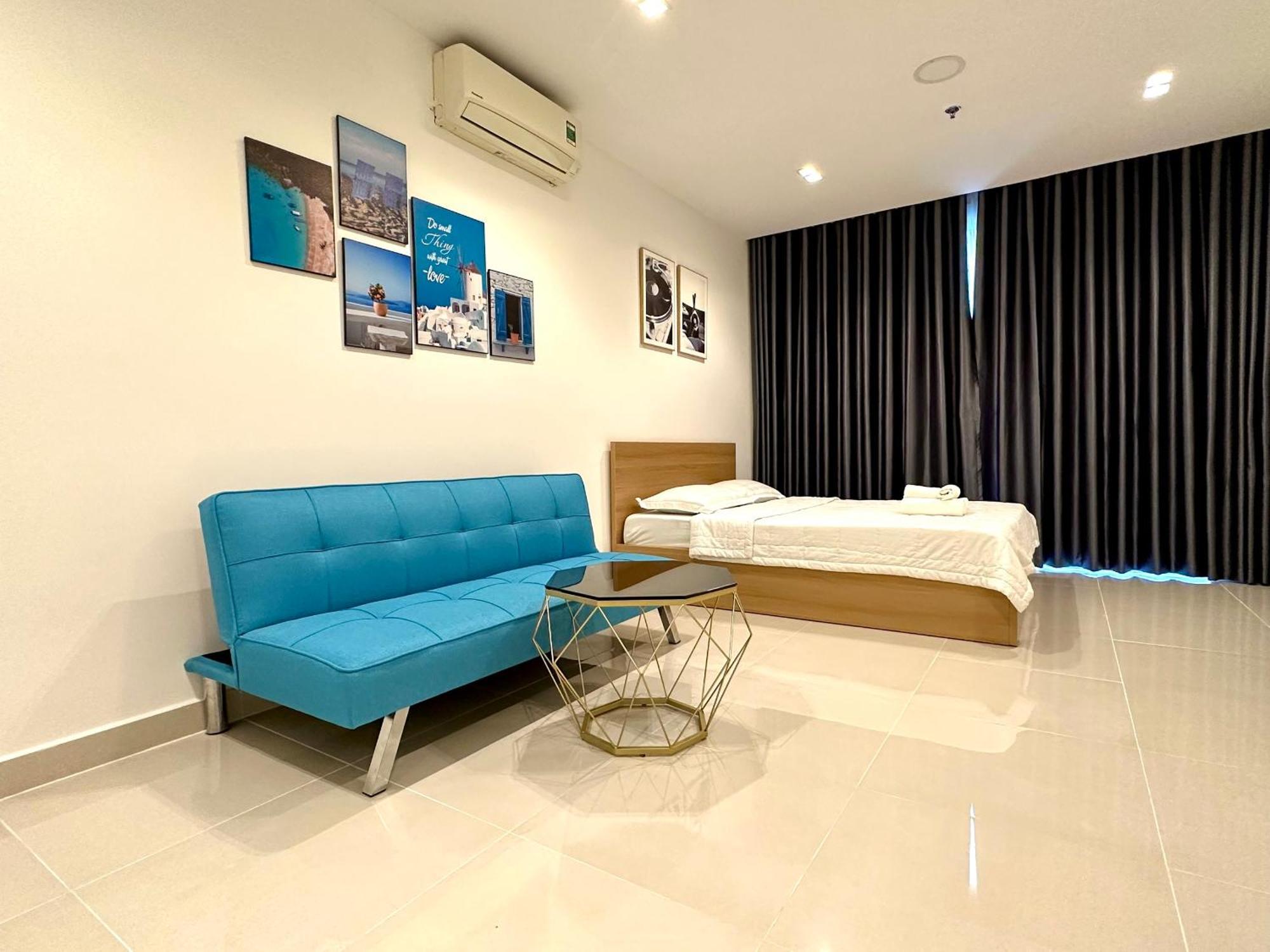 Teddy Apartment At Sky Center Luxury Хошимин Екстериор снимка