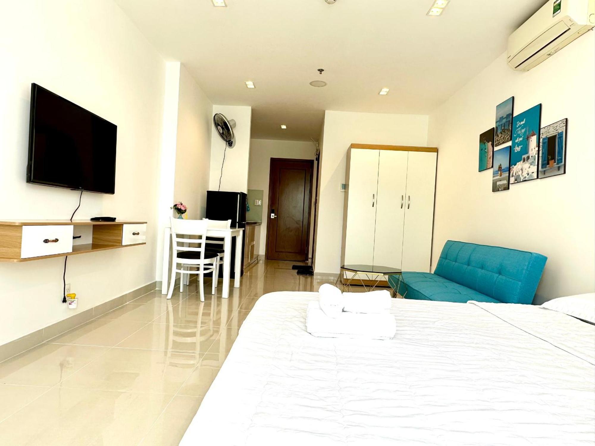 Teddy Apartment At Sky Center Luxury Хошимин Екстериор снимка