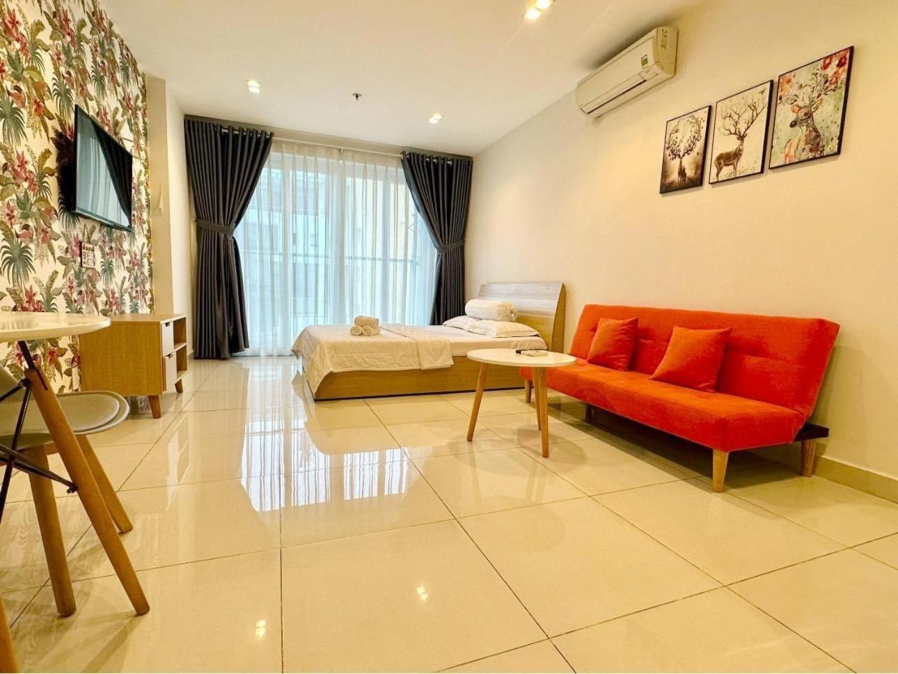 Teddy Apartment At Sky Center Luxury Хошимин Екстериор снимка