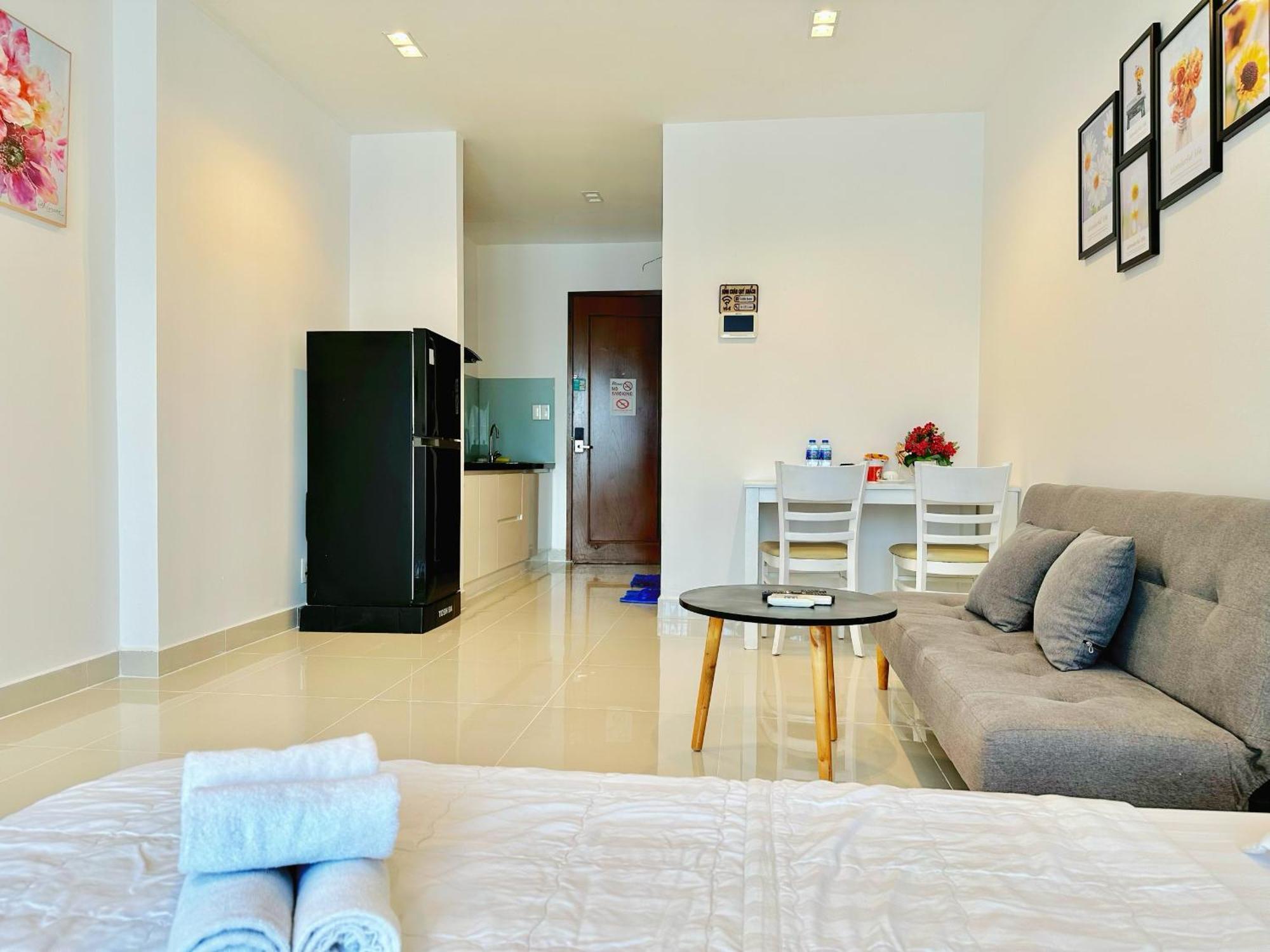Teddy Apartment At Sky Center Luxury Хошимин Екстериор снимка