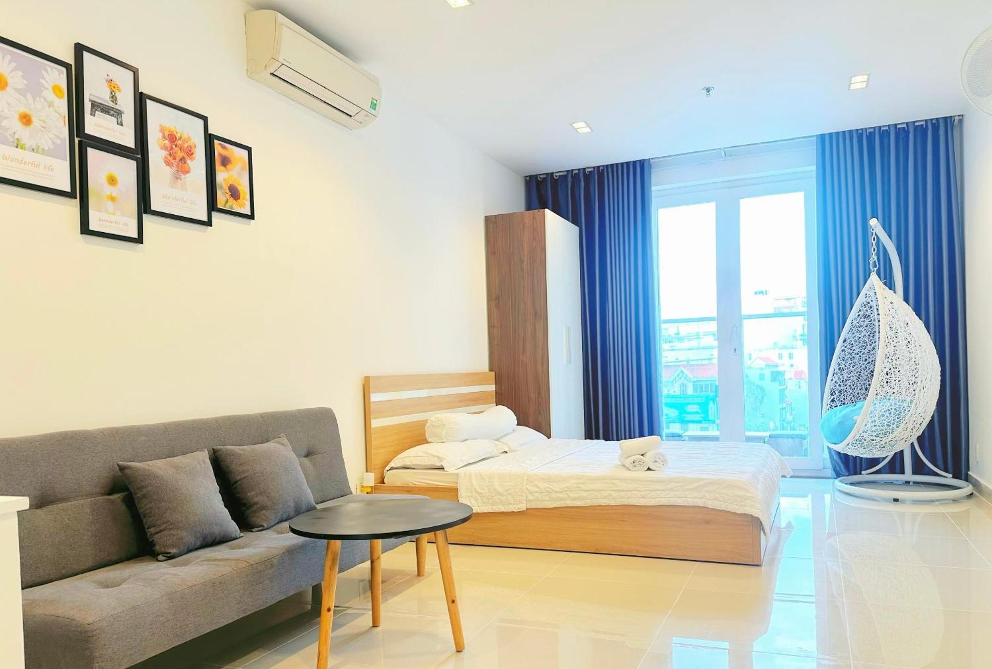 Teddy Apartment At Sky Center Luxury Хошимин Екстериор снимка