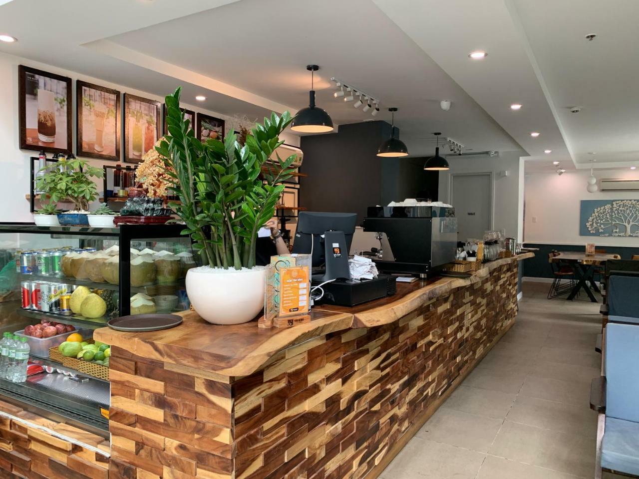 Teddy Apartment At Sky Center Luxury Хошимин Екстериор снимка